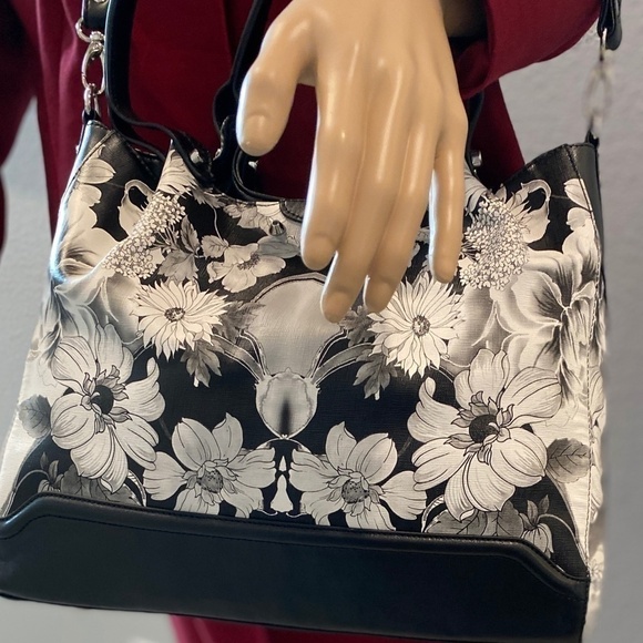 New Sharif Large Leather Shoulder Bag NWOT - Picture 2 of 15